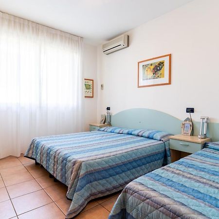 Tigli Lido Altanea Apartment Caorle Bagian luar foto