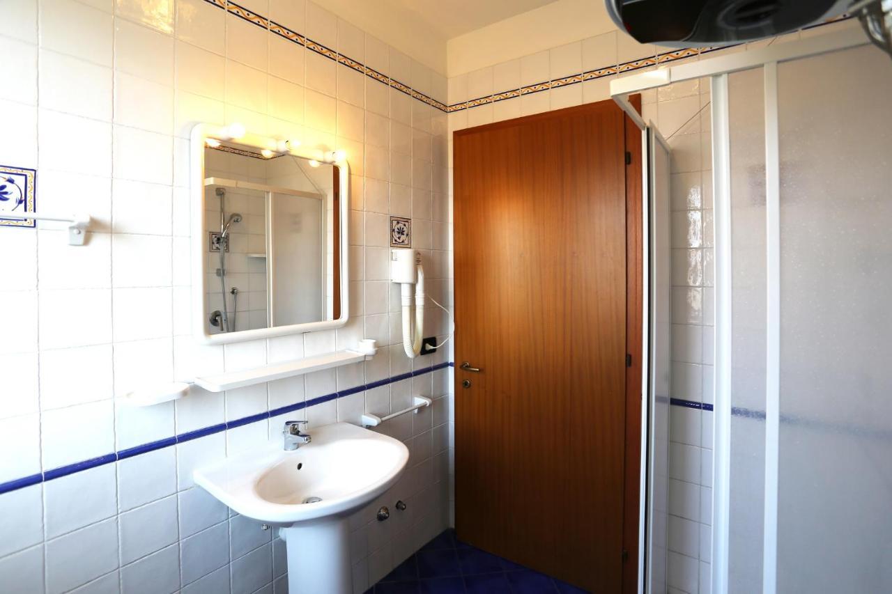 Tigli Lido Altanea Apartment Caorle Bagian luar foto