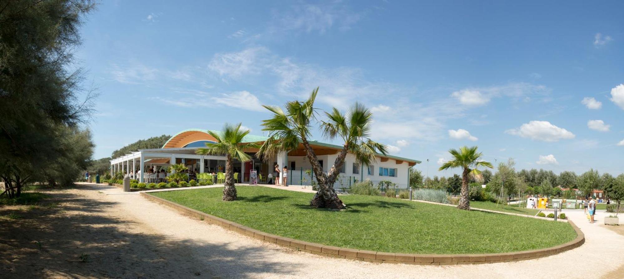 Tigli Lido Altanea Apartment Caorle Bagian luar foto