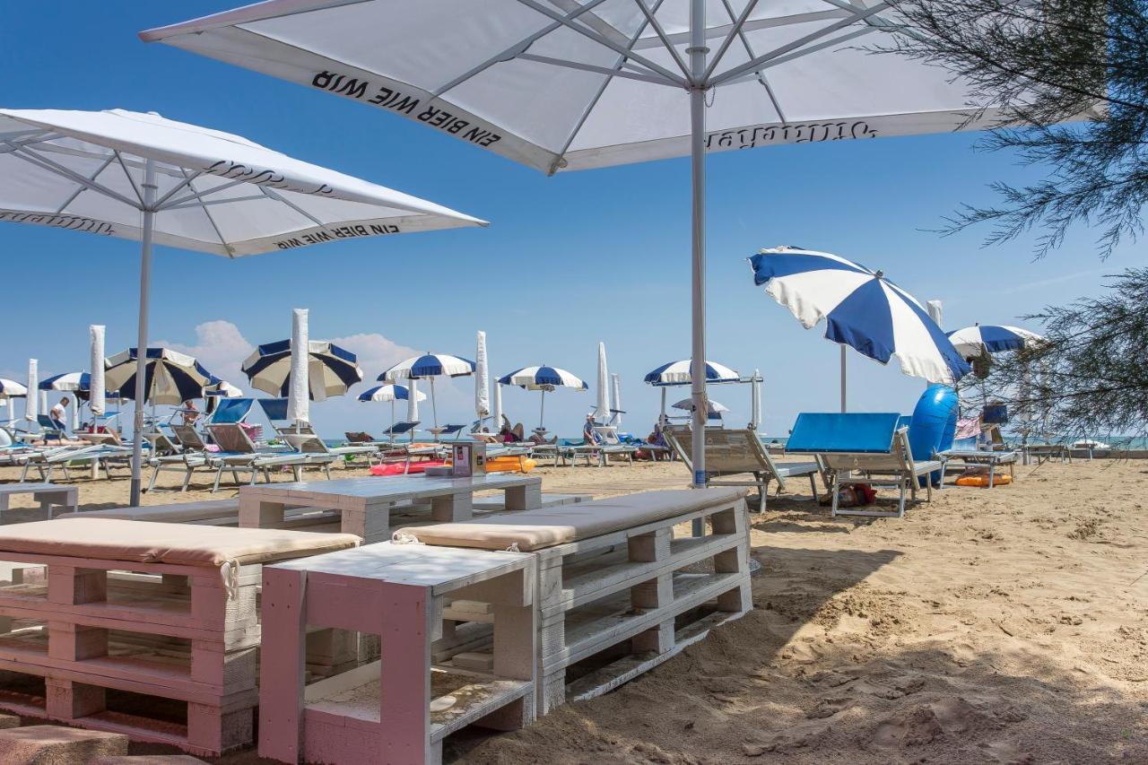 Tigli Lido Altanea Apartment Caorle Bagian luar foto